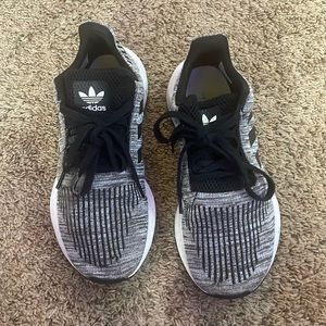 WOMENS SIZE 6 ADIDAS NMD